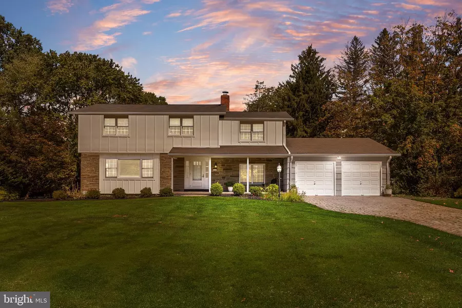 4 LARKSPUR LN, Lawrenceville, NJ 08648