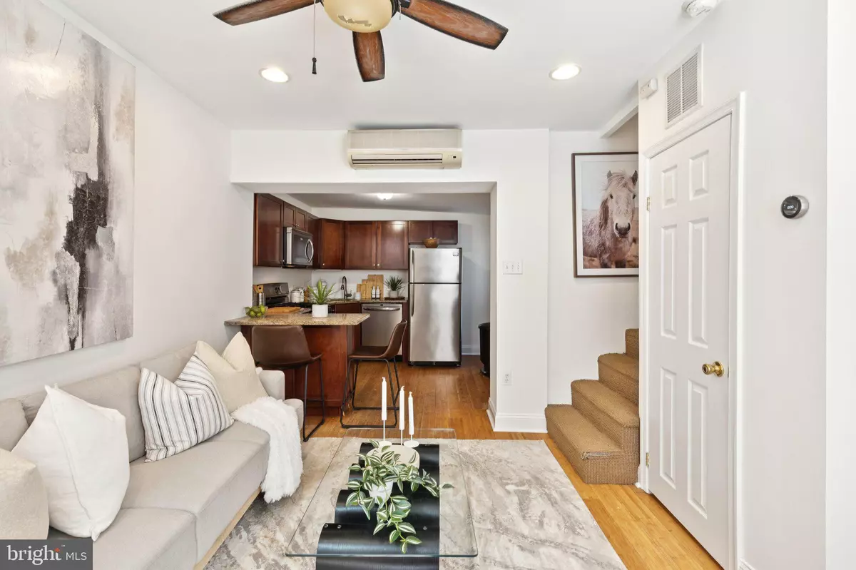 Philadelphia, PA 19147,525 FITZWATER ST #4