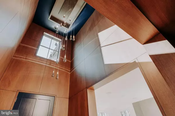 Bethesda, MD 20817,7029 LONGWOOD DR