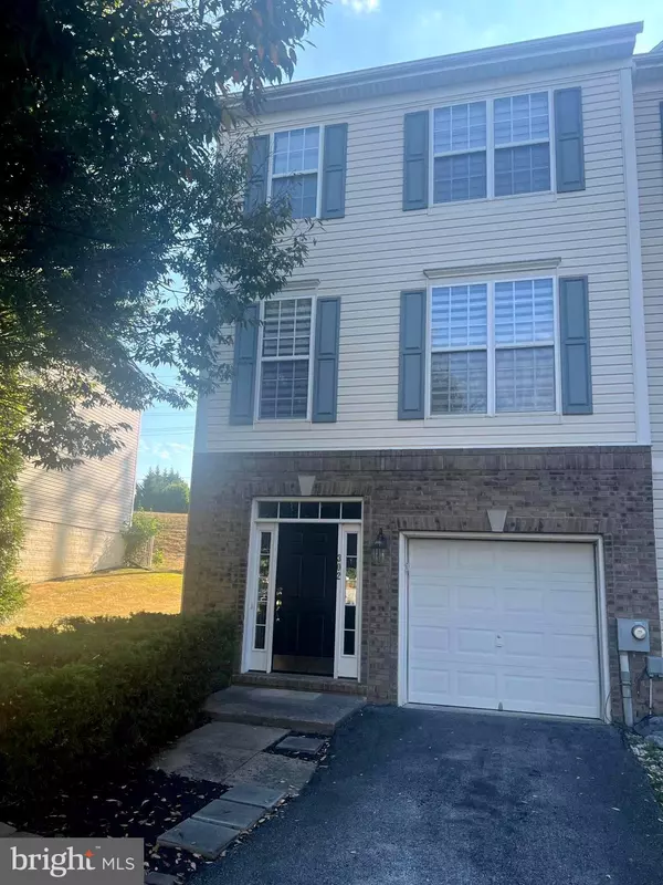 302 STARKEYS LNDG, Shepherdstown, WV 25443