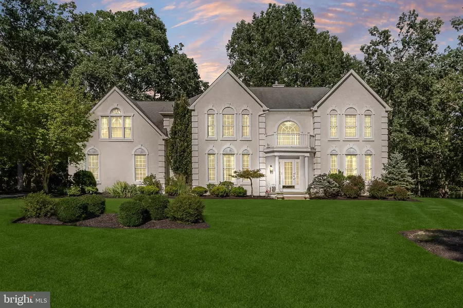 2 FRANKLIN CT, Southampton, NJ 08088