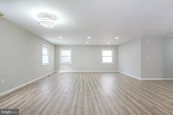 Willingboro, NJ 08046,62 HINSDALE LN