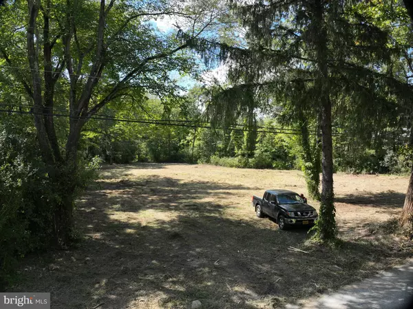 Parkesburg, PA 19365,317 COMPASS RD