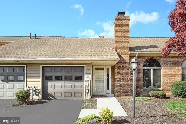 Hanover, PA 17331,402 DEERFIELD DR #402