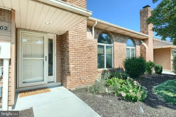 Hanover, PA 17331,402 DEERFIELD DR #402