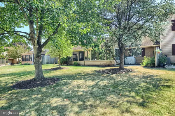 Hanover, PA 17331,402 DEERFIELD DR #402