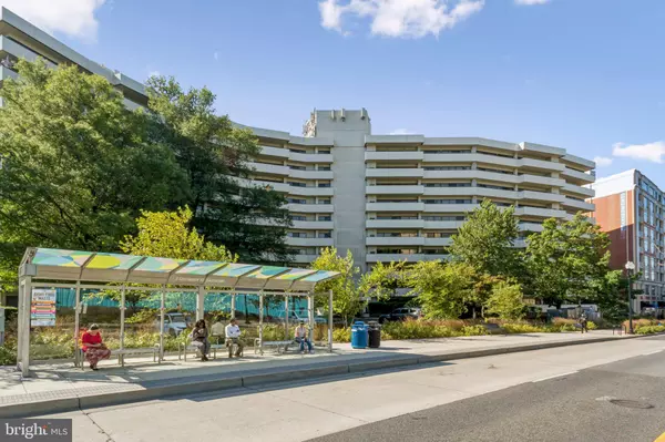 Arlington, VA 22204,5300 COLUMBIA PIKE #103