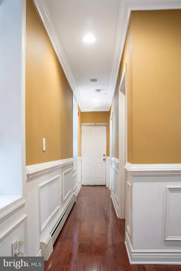 Philadelphia, PA 19107,265 S 9TH ST #1R