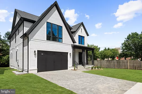 Arlington, VA 22207,4771 26TH ST N