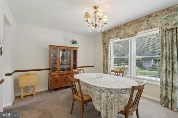 Philadelphia, PA 19128,910 GLENROY RD