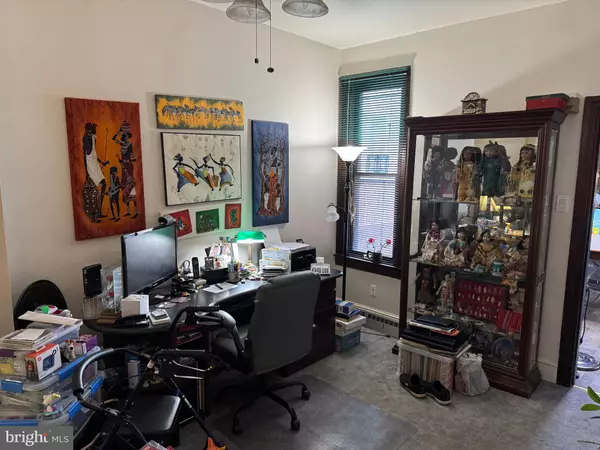 York, PA 17401,908 W COLLEGE AVE