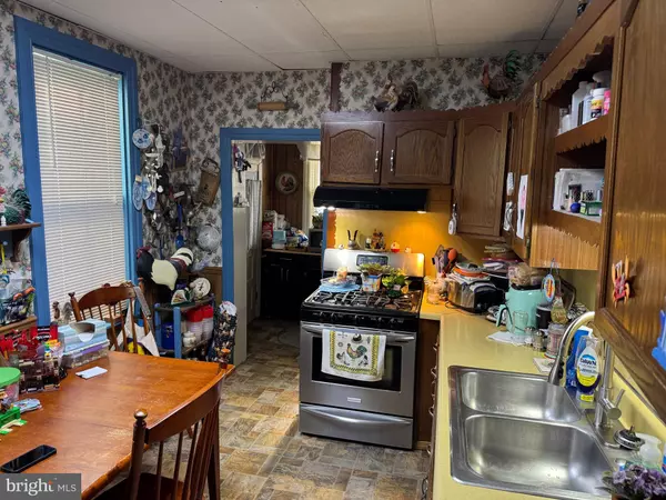 York, PA 17401,908 W COLLEGE AVE