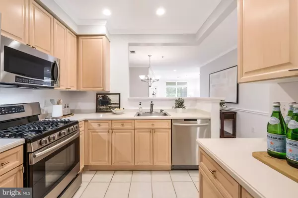 Reston, VA 20190,1855 STRATFORD PARK PL #303