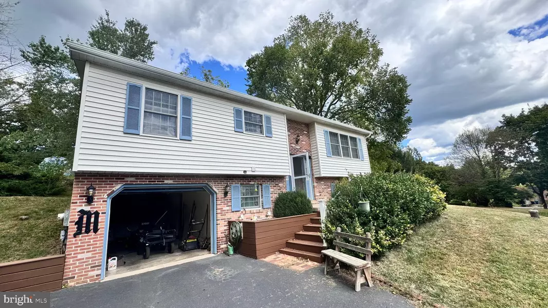 16 CHURCH RD, Royersford, PA 19468