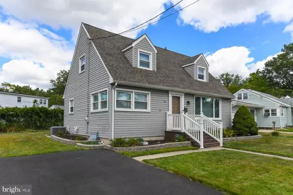 Somerdale, NJ 08083,21 HIAWATHA RD