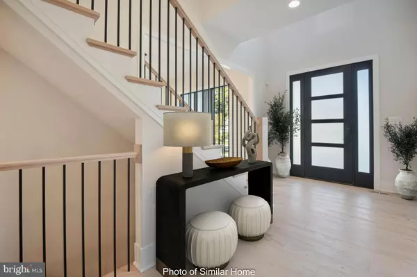 Arlington, VA 22207,2005 N TAYLOR ST