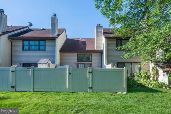 Mount Laurel, NJ 08054,33 W AZALEA LN