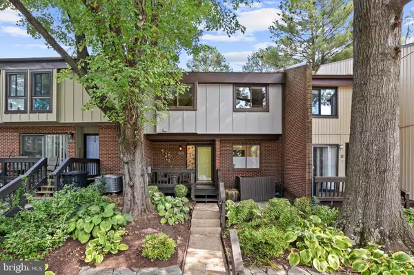 Reston, VA 20191,2109 COLTS NECK CT