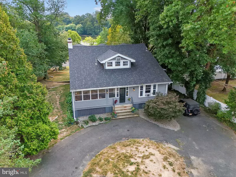 1 LAKESHORE DR, Collingswood, NJ 08108