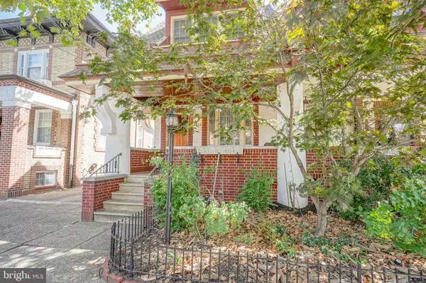 Philadelphia, PA 19145,2533 S LAMBERT ST