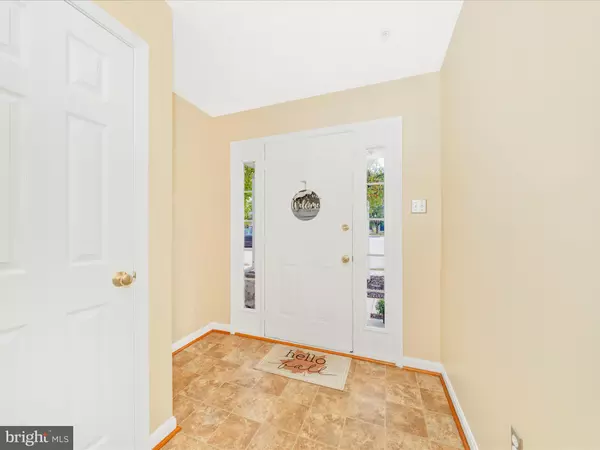 Ellicott City, MD 21043,5743 GOLDFINCH CT