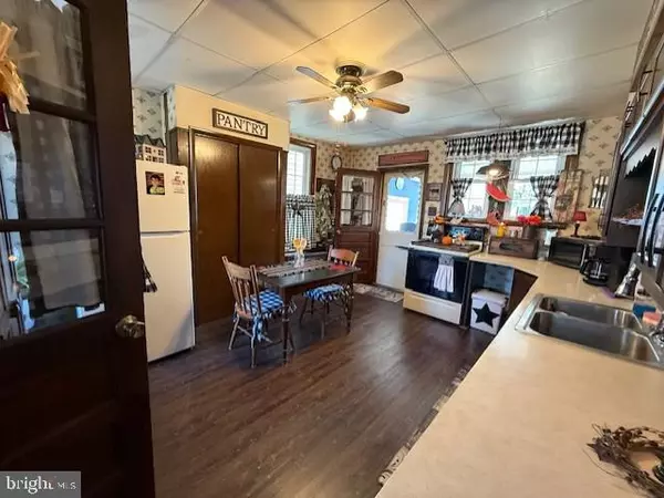 Enola, PA 17025,418 STATE STREET