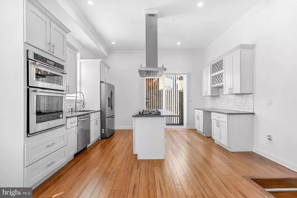 Philadelphia, PA 19146,1548 S 25TH ST