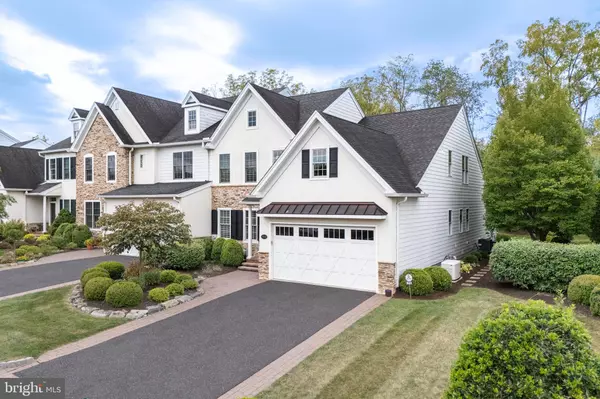 1938 CARRIAGE KNOLL DR, Bethlehem, PA 18015