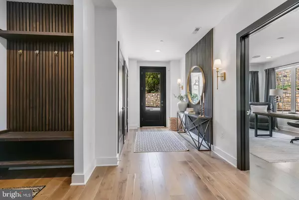 Bethesda, MD 20817,8201 RIVER RD