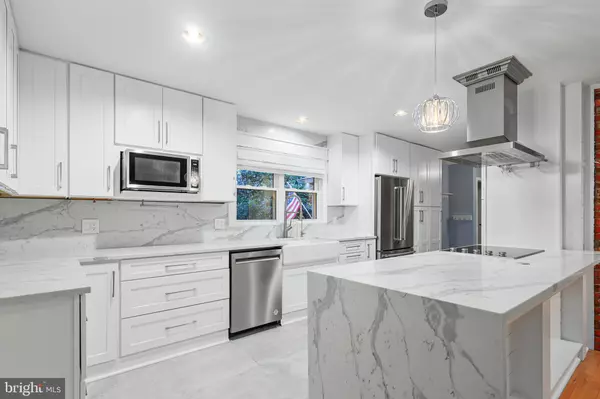 5206 NINIAN AVE, Alexandria, VA 22310