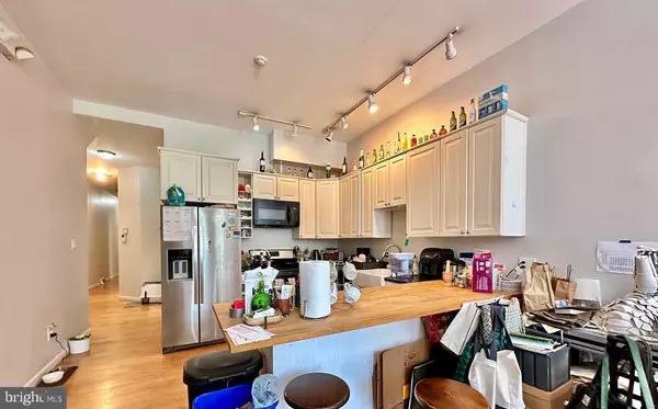 Philadelphia, PA 19122,1934 N 7TH ST #1