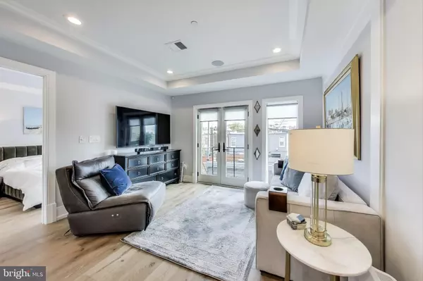 Washington, DC 20009,1320 BELMONT ST NW #102