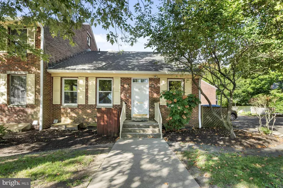 48 BUTTONWOOD ST, Mount Holly, NJ 08060