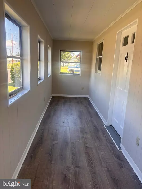 Pennsville, NJ 08070,8 DREXEL DR