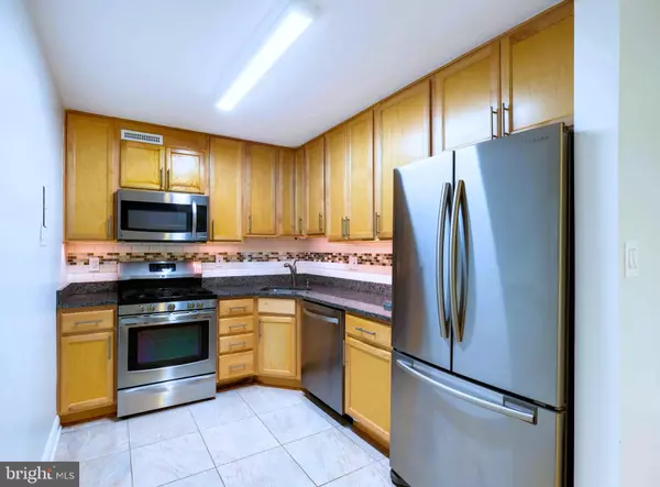 Bethesda, MD 20814,4977 BATTERY LN #1-717