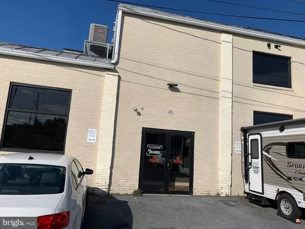 Shippensburg, PA 17257,16 KING ST W #102