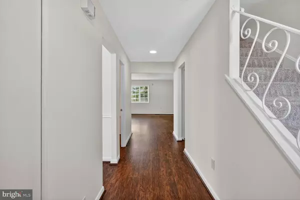 Laurel, MD 20707,7609 ERICA LN