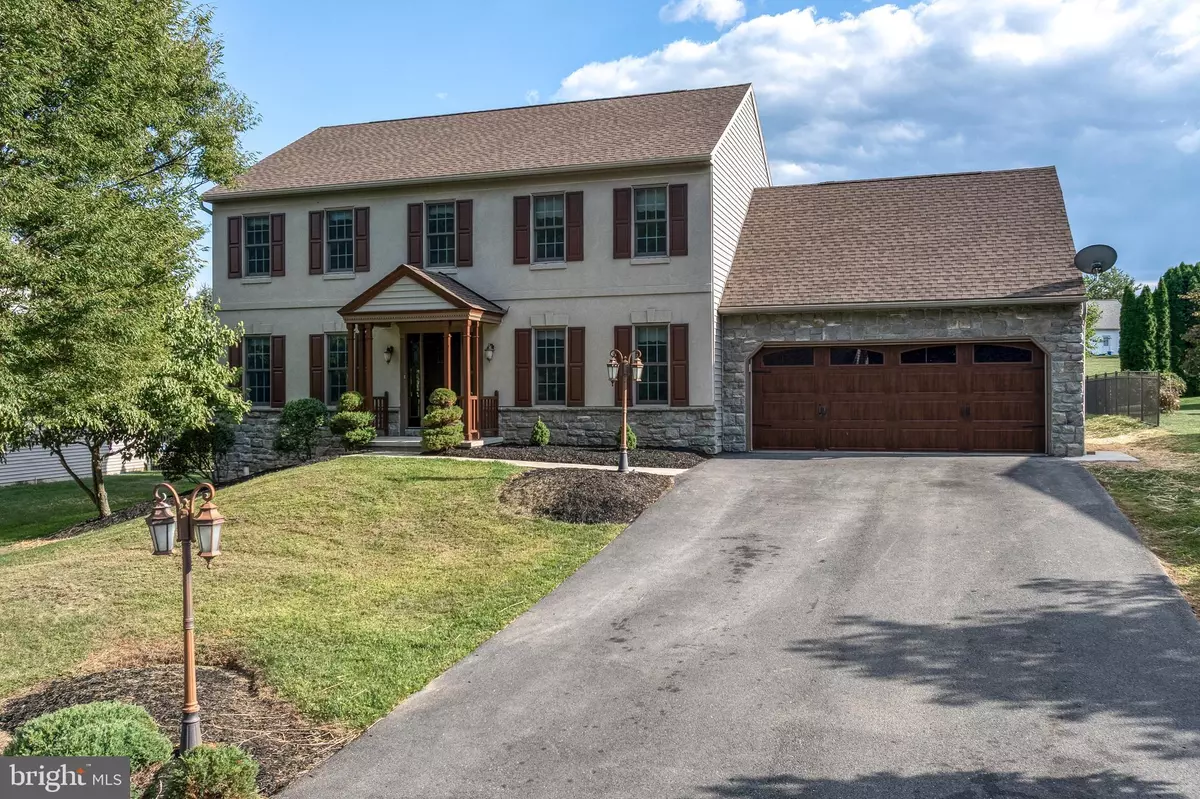 York, PA 17402,970 CASTLE POND DR