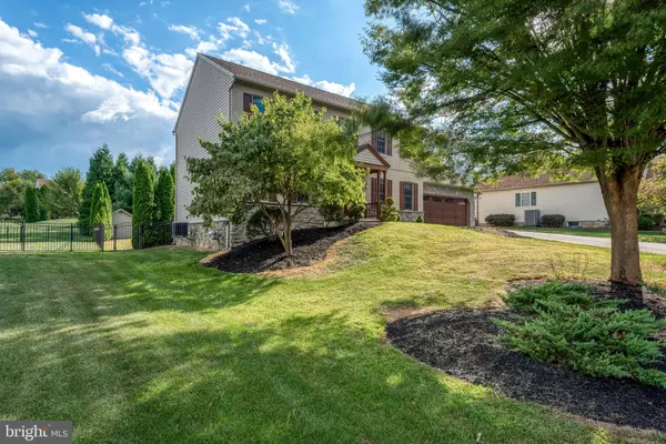 York, PA 17402,970 CASTLE POND DR