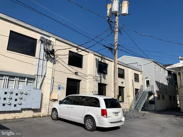 Shippensburg, PA 17257,16 W KING ST #201