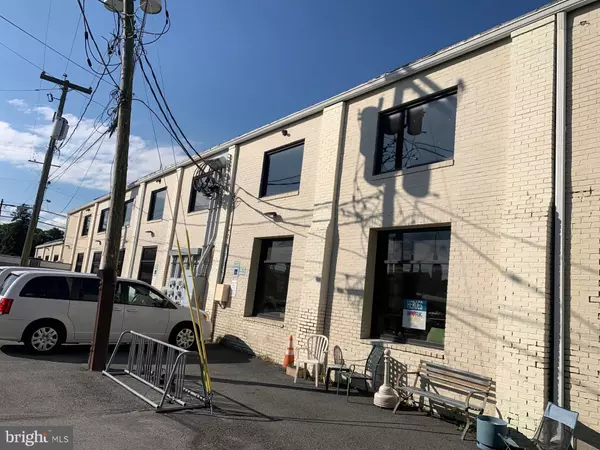 Shippensburg, PA 17257,16 W KING ST #201