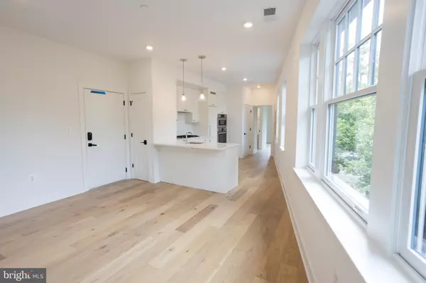Washington, DC 20008,2869 28TH NW #204