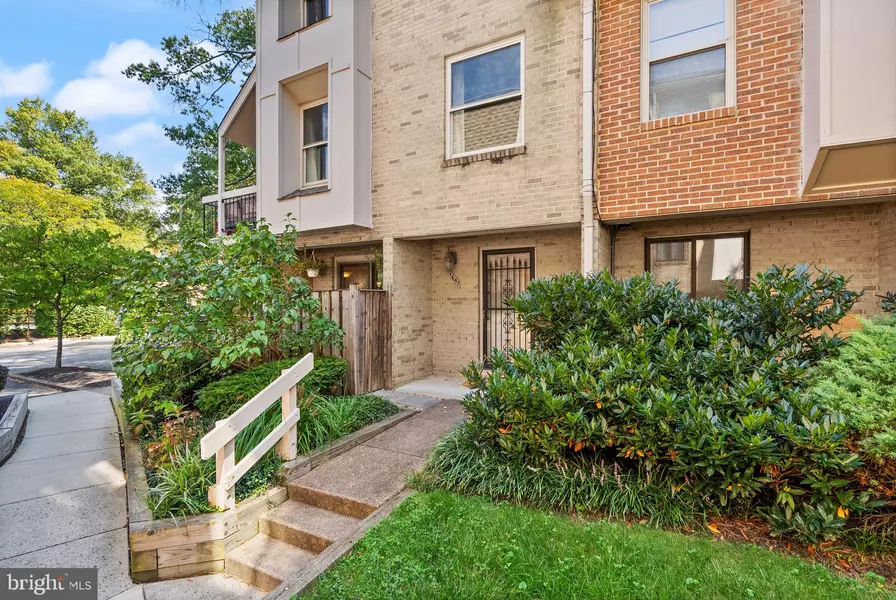 1641 KENWOOD AVE, Alexandria, VA 22302