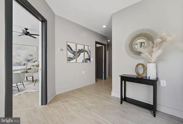 Bethesda, MD 20817,8215 RIVER RD