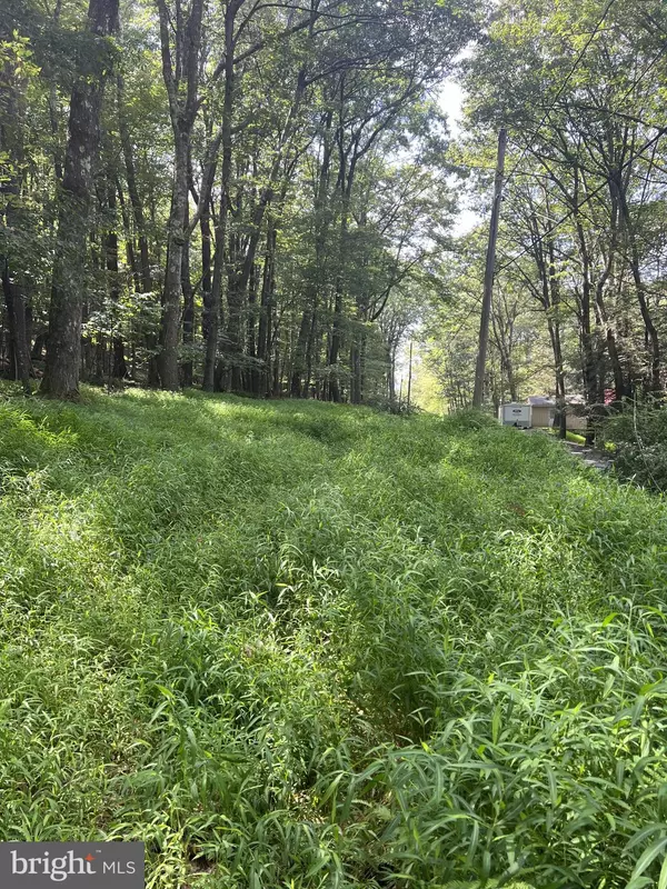 SANTA FE TRL, Oakland, MD 21550