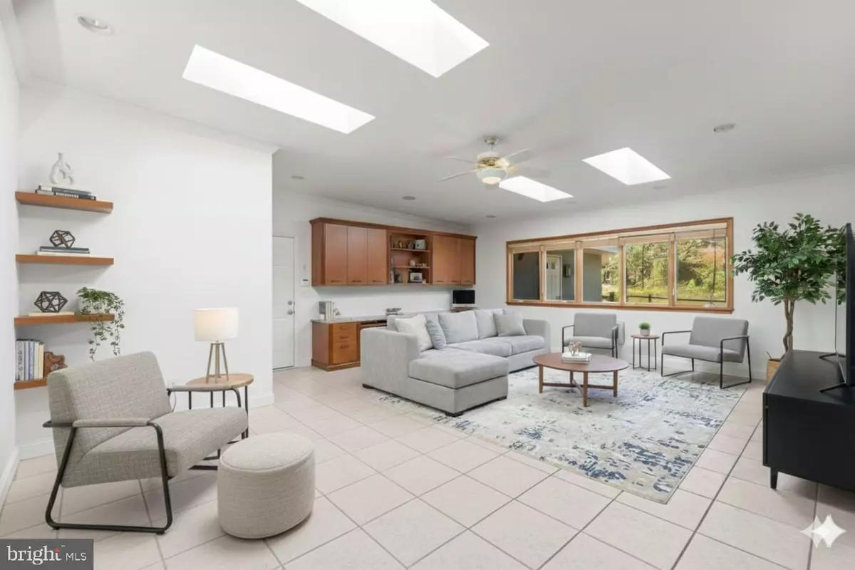 Pikesville, MD 21208,8203 TALL CHIMNEY CT