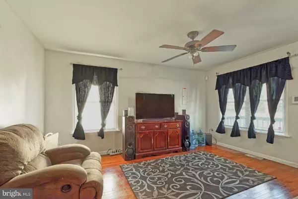 Salem, NJ 08079,27 DAVIS AVE