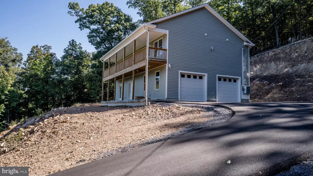 Hedgesville, WV 25427,269 CHIWEENY LN