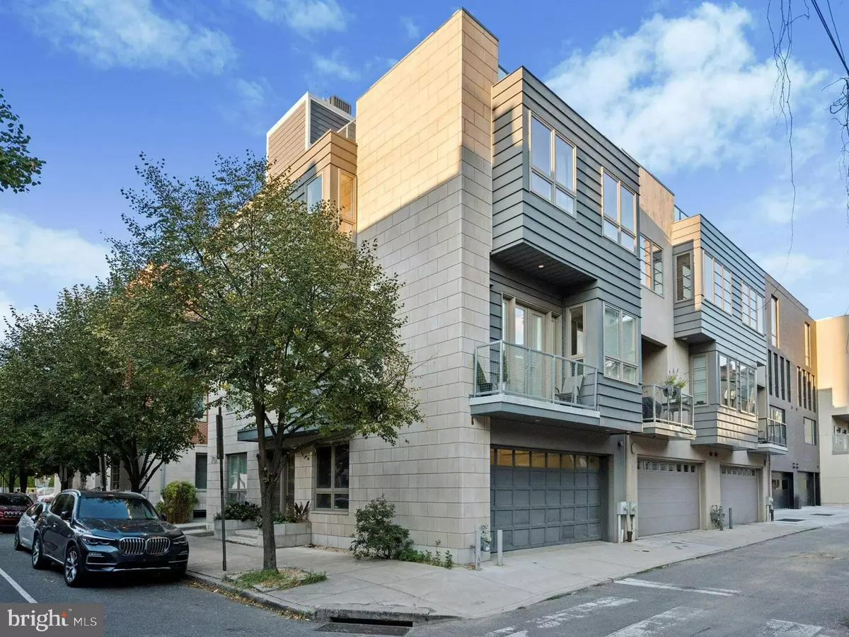 Philadelphia, PA 19146,707 S 15TH ST