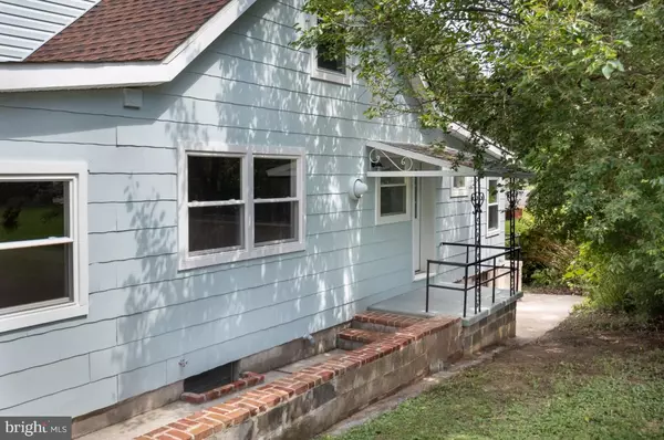 Essex, MD 21221,203 OAK AVE